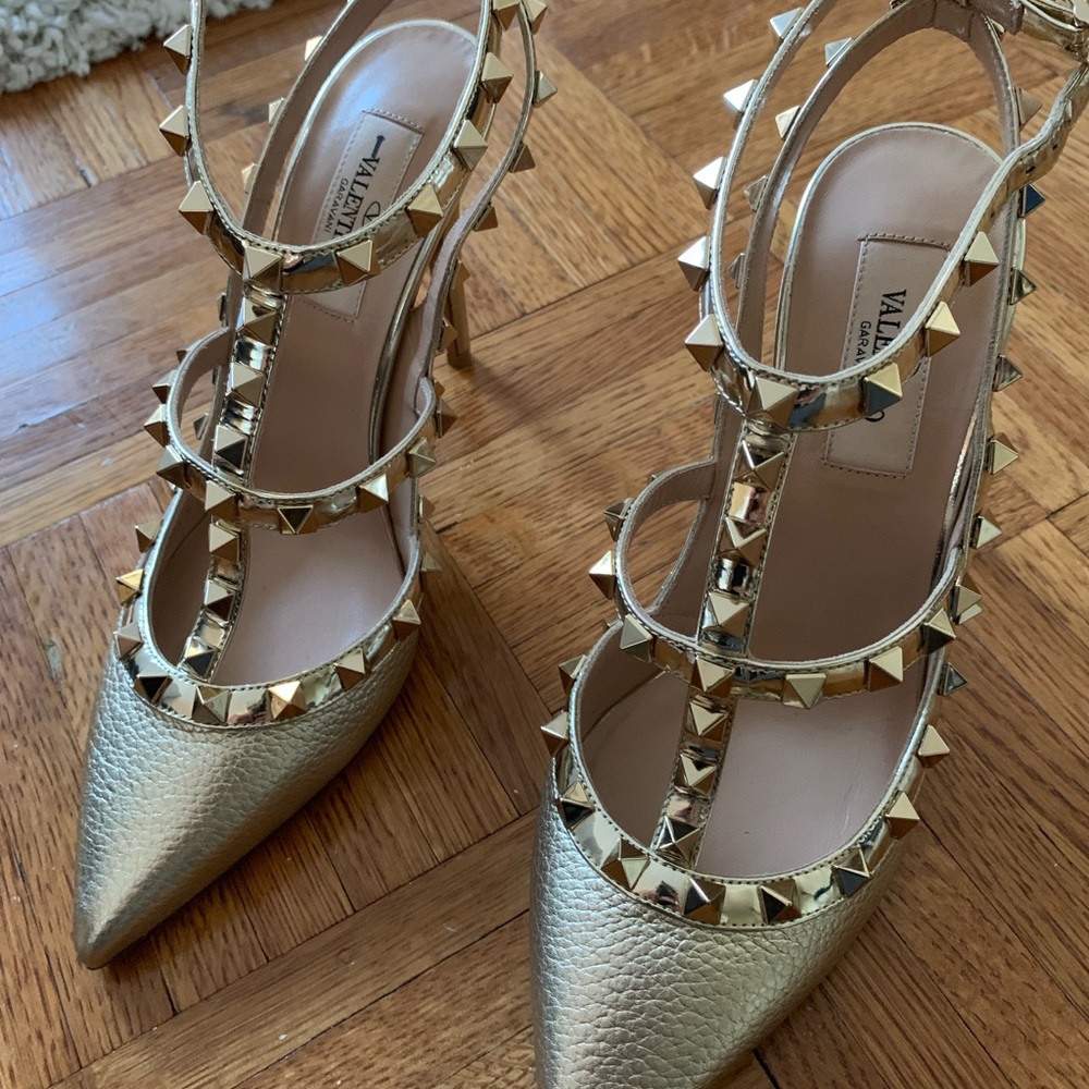 Valentino Gold New With Tag Rockstud Heels sz37